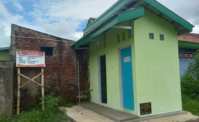 Diduga Kuat Penggelembungan Dana Pembangunan MCK di Stand Kios Desa Bojanegara Purbalingga 