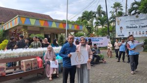 Sinergi Profesi Hukum dan Sosial: Kantor Advokat Dalu Prasetiyo & Partner Turut Berbagi Takjil