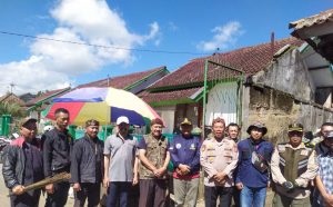 Polsek Cisurupan Gelar Kerja Bhakti di Pasar Tradisional Cisurupan