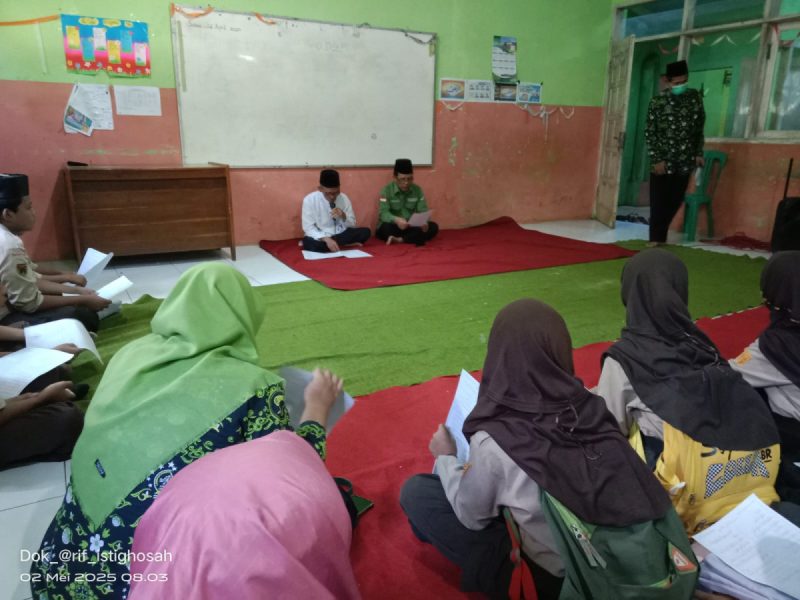 Harapan Sholih dan Sholihah: MI Ma’arif NU 2 Langgongsari Menggelar Istighosah